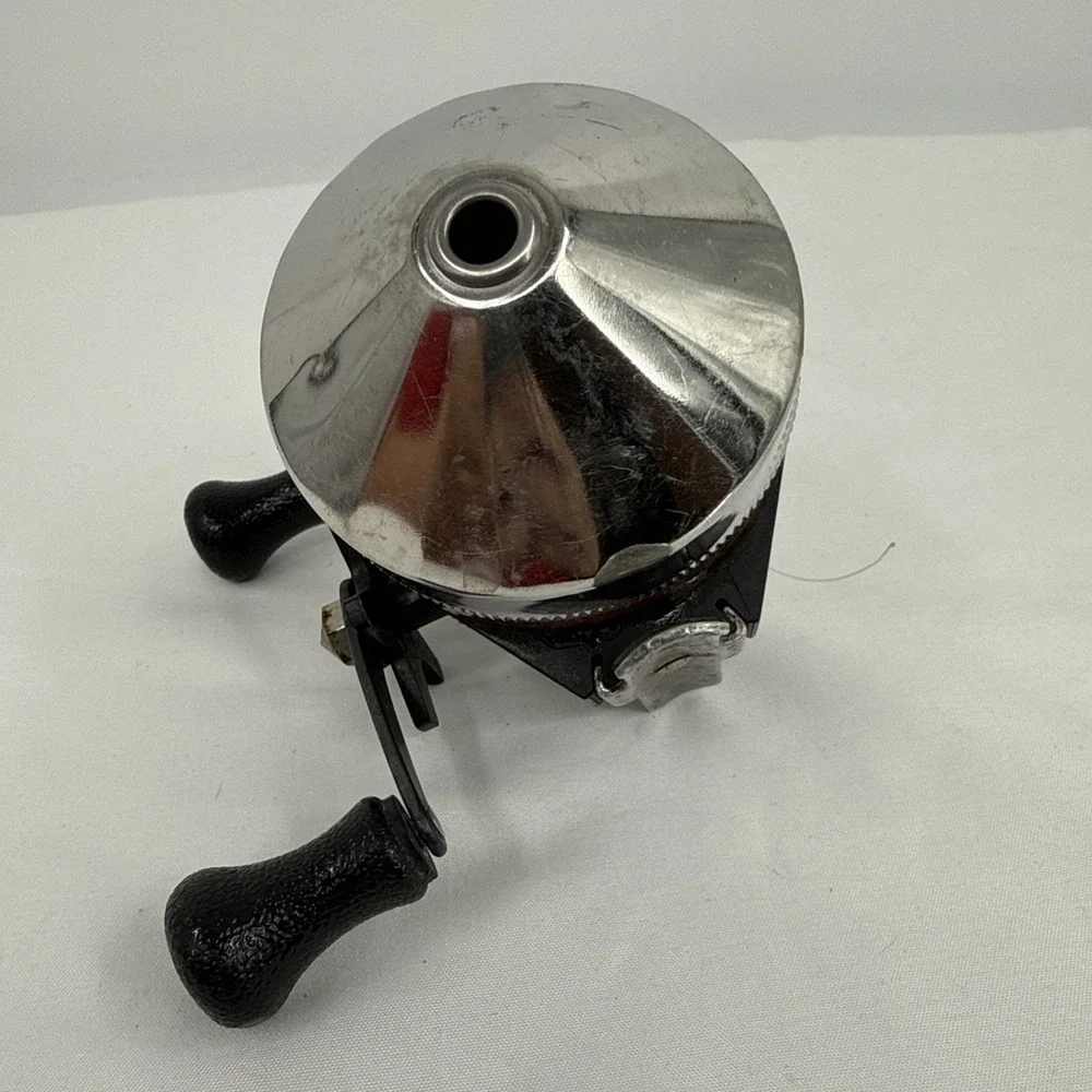 Vintage Zebco Omega 191 Ball Bearing Spin Cast Reel Made In USA C2